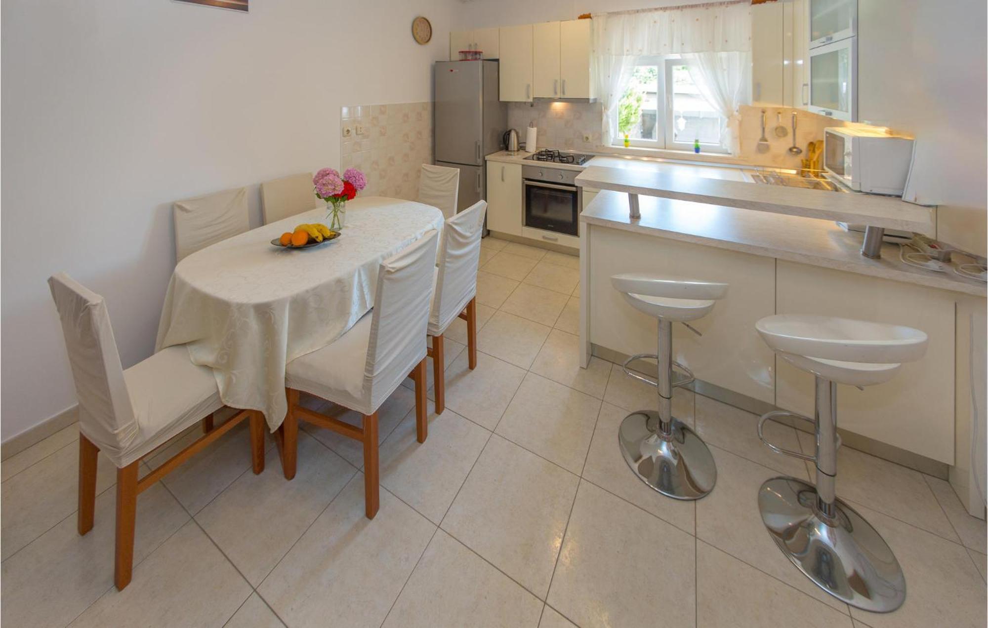 3 Bedroom Lovely Home In Plat Mlini Exterior photo