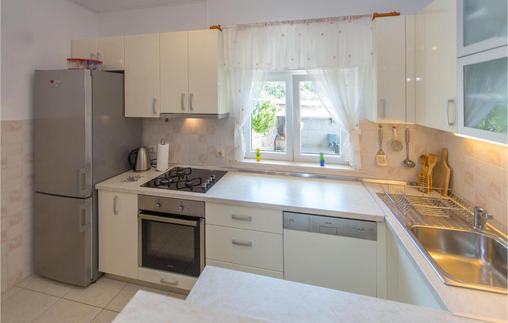3 Bedroom Lovely Home In Plat Mlini Exterior photo